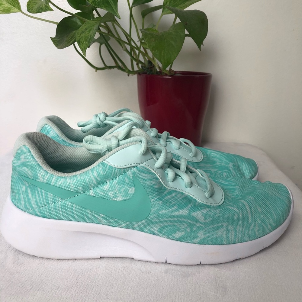 COPY - COPY - COPY - Nike Tanjun Print Size 7Y